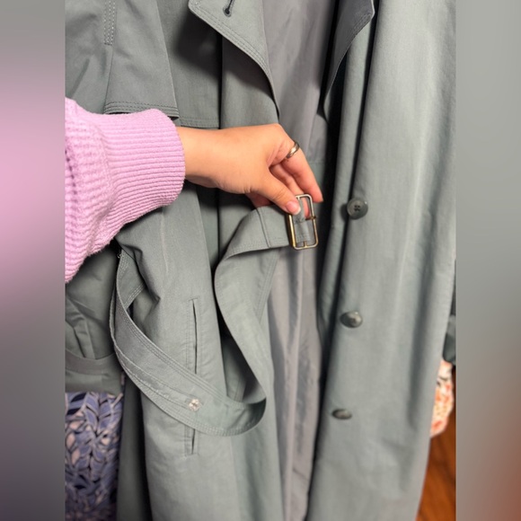 London Fog Trenchcoat - Picture 3 of 4